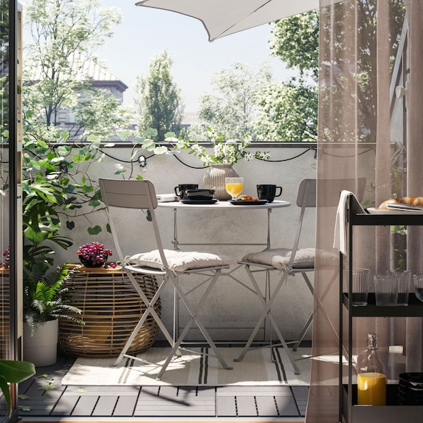 An anthracite outdoor SUNDSÖ folding chair